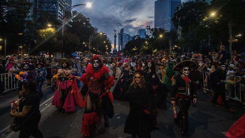 Mega Procesión de Catrinas 2025.